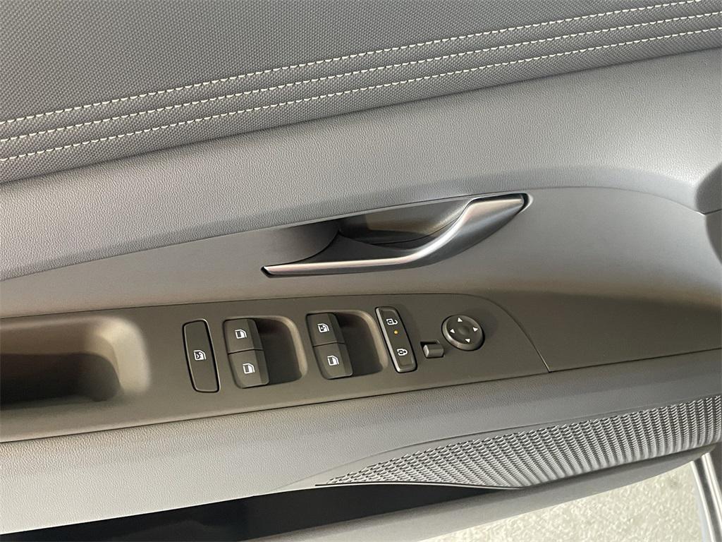 new 2025 Hyundai Elantra car, priced at $24,586