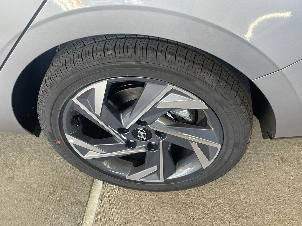 new 2025 Hyundai Elantra car, priced at $23,336