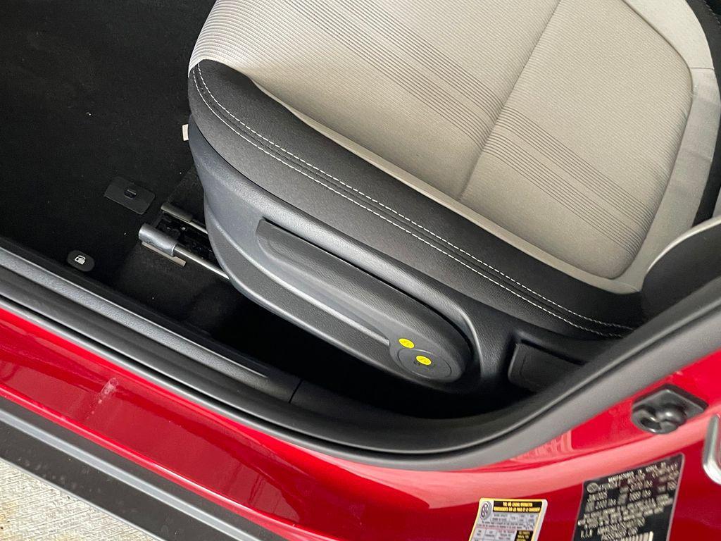 new 2025 Hyundai Venue car, priced at $23,040