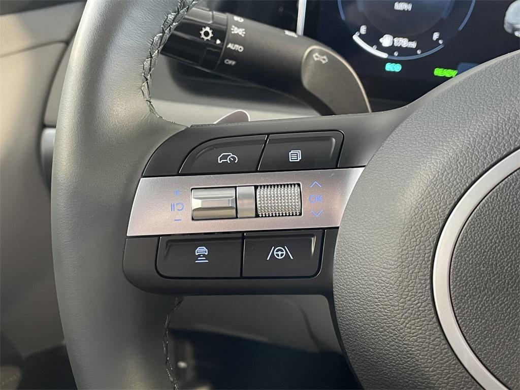 new 2025 Hyundai TUCSON Hybrid car, priced at $39,622