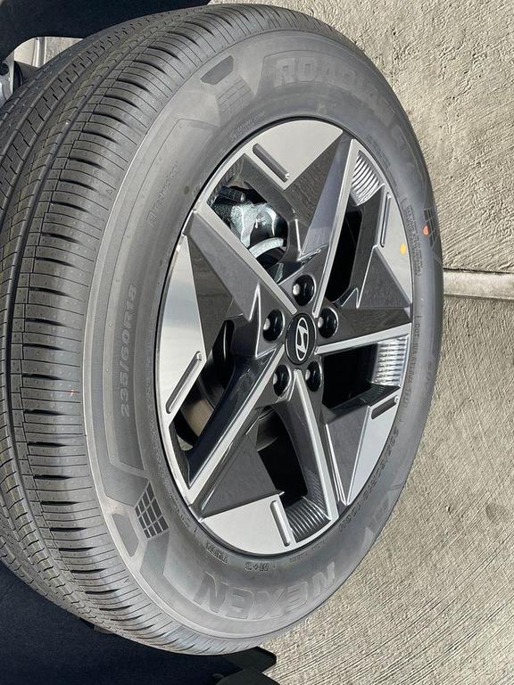 new 2026 Hyundai TUCSON Hybrid car, priced at $34,231