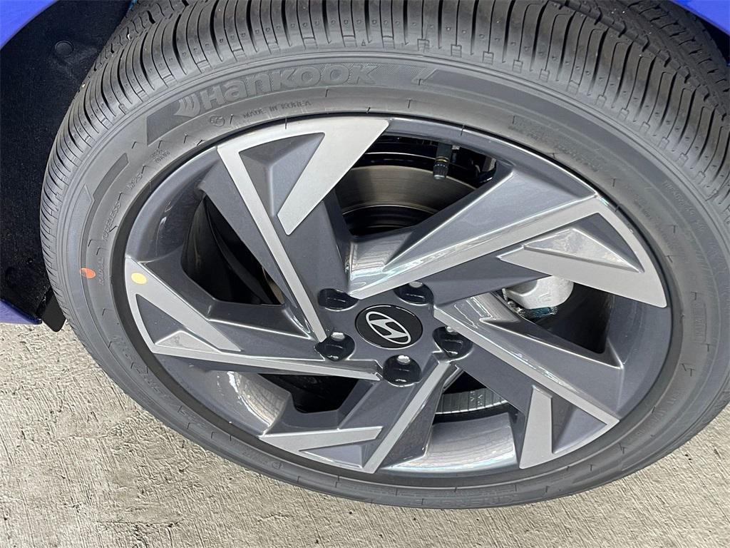 new 2025 Hyundai Elantra car, priced at $23,821