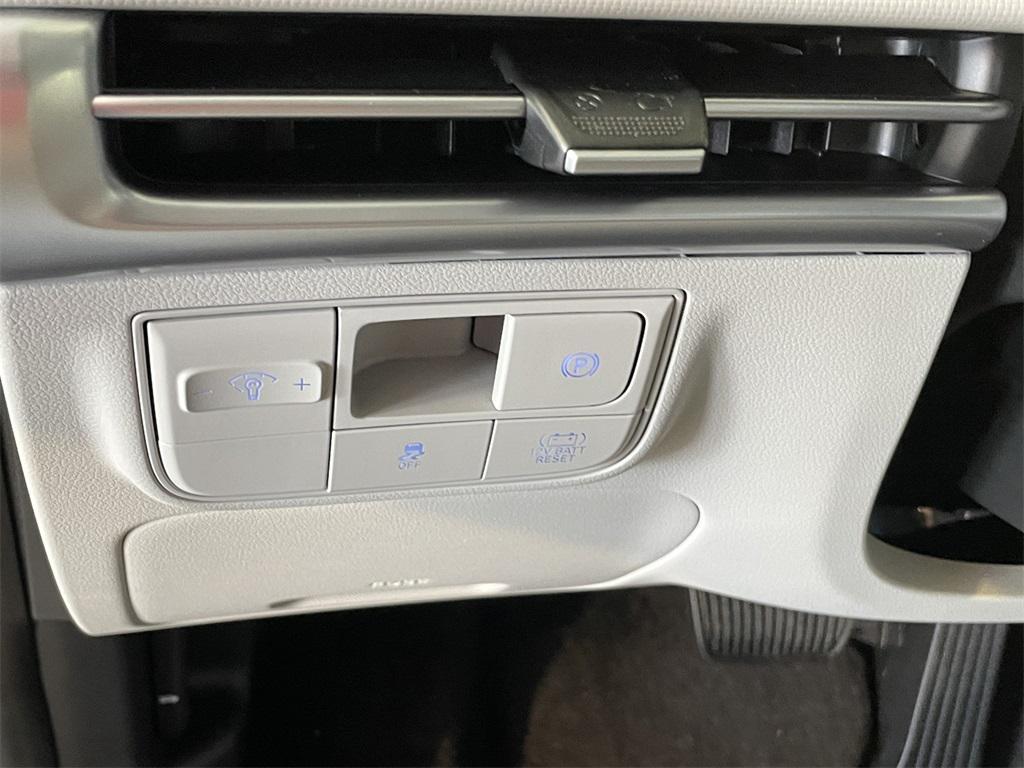 new 2026 Hyundai TUCSON Hybrid car, priced at $31,118