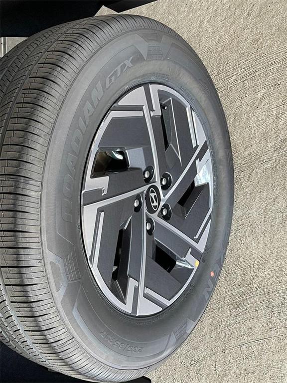 new 2026 Hyundai TUCSON Hybrid car, priced at $31,118