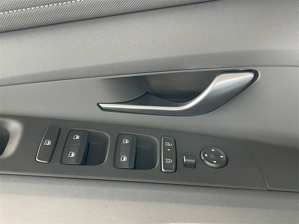 new 2025 Hyundai ELANTRA HEV car, priced at $24,260