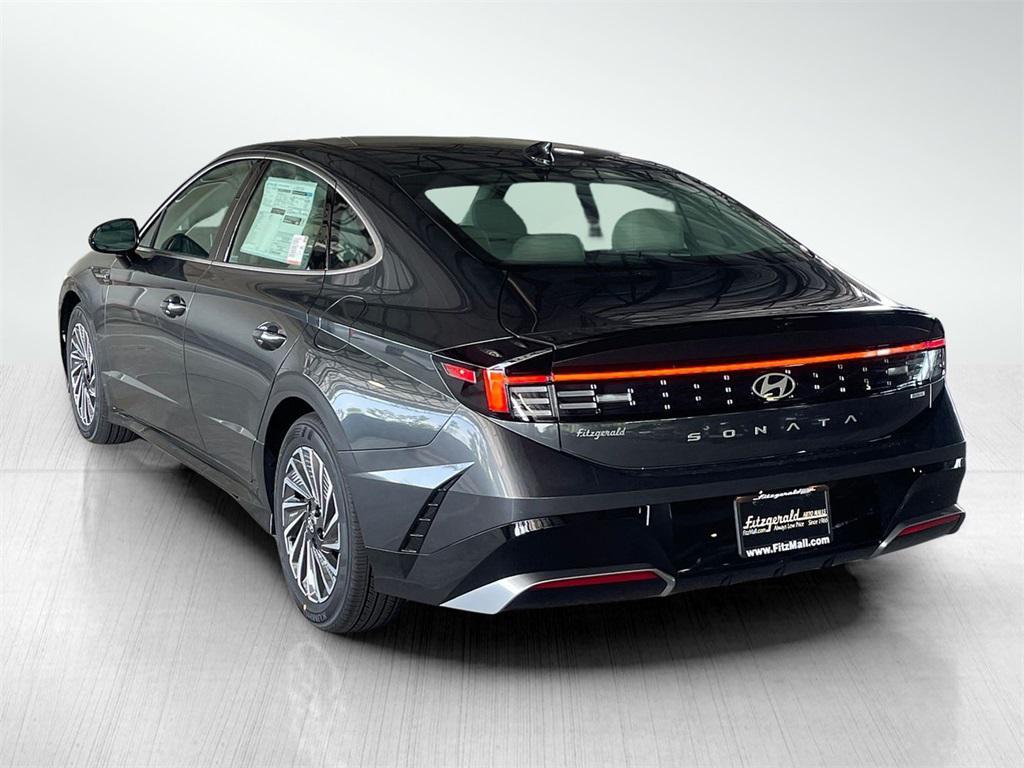 new 2025 Hyundai Sonata Hybrid car, priced at $30,622