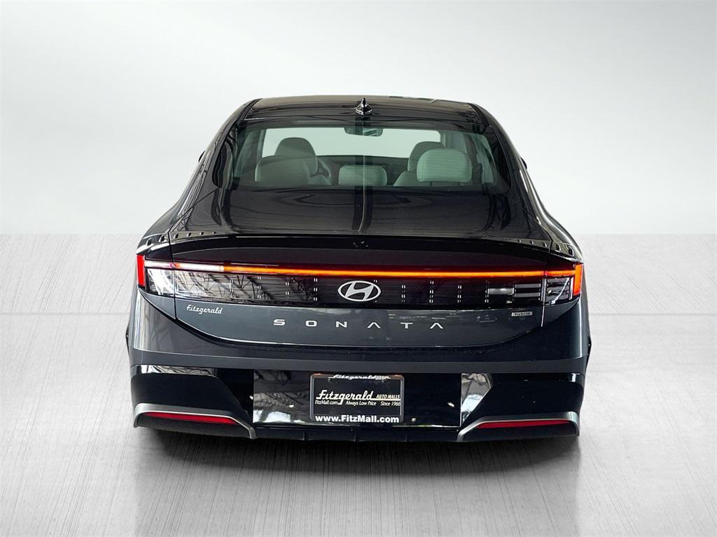 new 2025 Hyundai Sonata Hybrid car, priced at $30,622