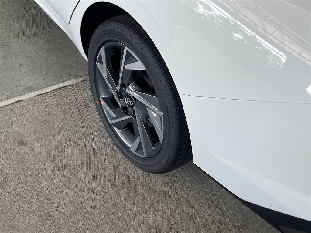 new 2025 Hyundai Elantra car, priced at $26,817