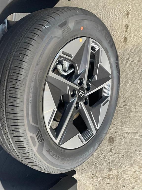 new 2026 Hyundai TUCSON Hybrid car, priced at $34,261