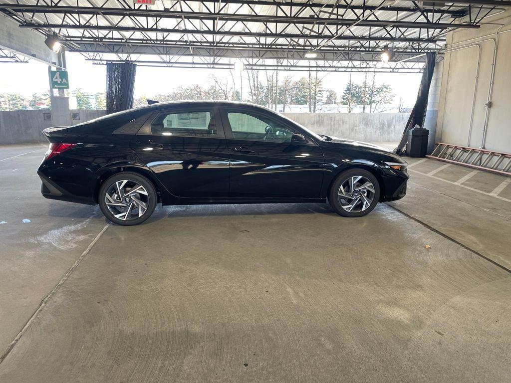 new 2025 Hyundai ELANTRA HEV car, priced at $23,571