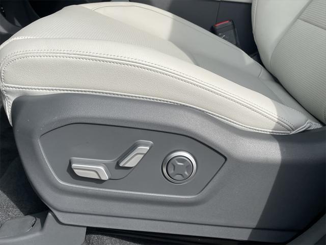 new 2025 Hyundai Santa Fe car, priced at $46,284