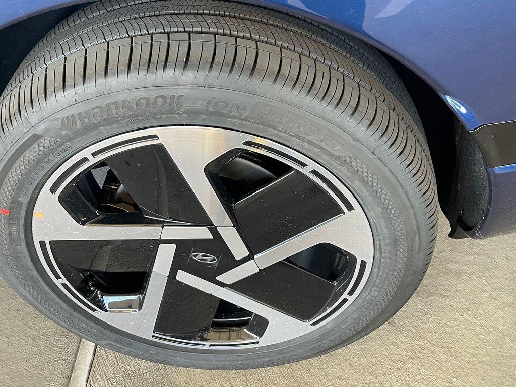 new 2026 Hyundai IONIQ 9 car, priced at $72,778
