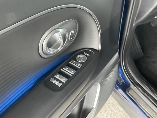 new 2026 Hyundai IONIQ 9 car, priced at $68,490