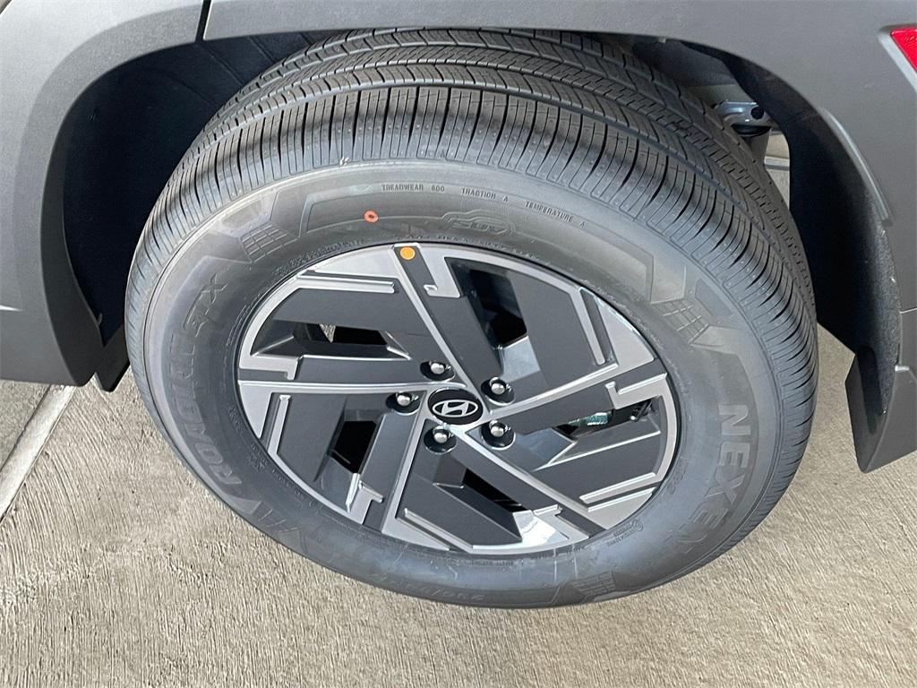 new 2026 Hyundai TUCSON Hybrid car, priced at $31,050