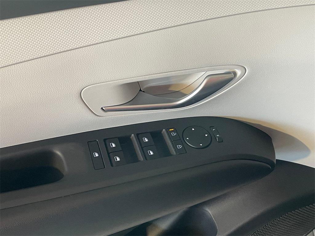 new 2026 Hyundai TUCSON Hybrid car, priced at $31,050