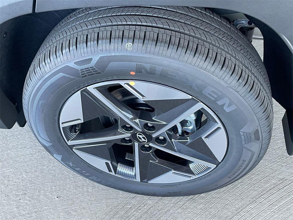 new 2026 Hyundai TUCSON Hybrid car, priced at $33,772