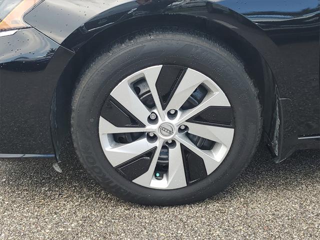 used 2023 Nissan Altima car, priced at $17,998