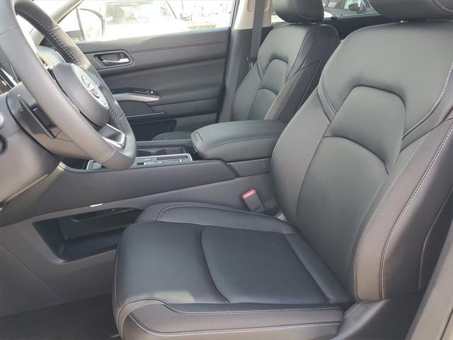 new 2025 Nissan Pathfinder car, priced at $43,736