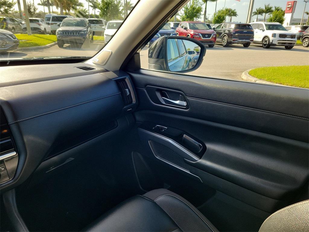 used 2023 Nissan Pathfinder car, priced at $31,998
