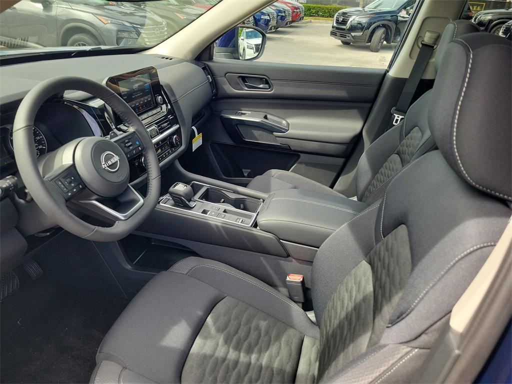 new 2025 Nissan Pathfinder car, priced at $35,784