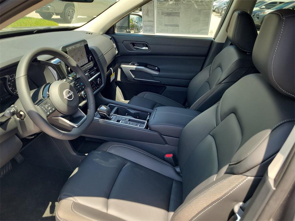 new 2025 Nissan Pathfinder car, priced at $34,236