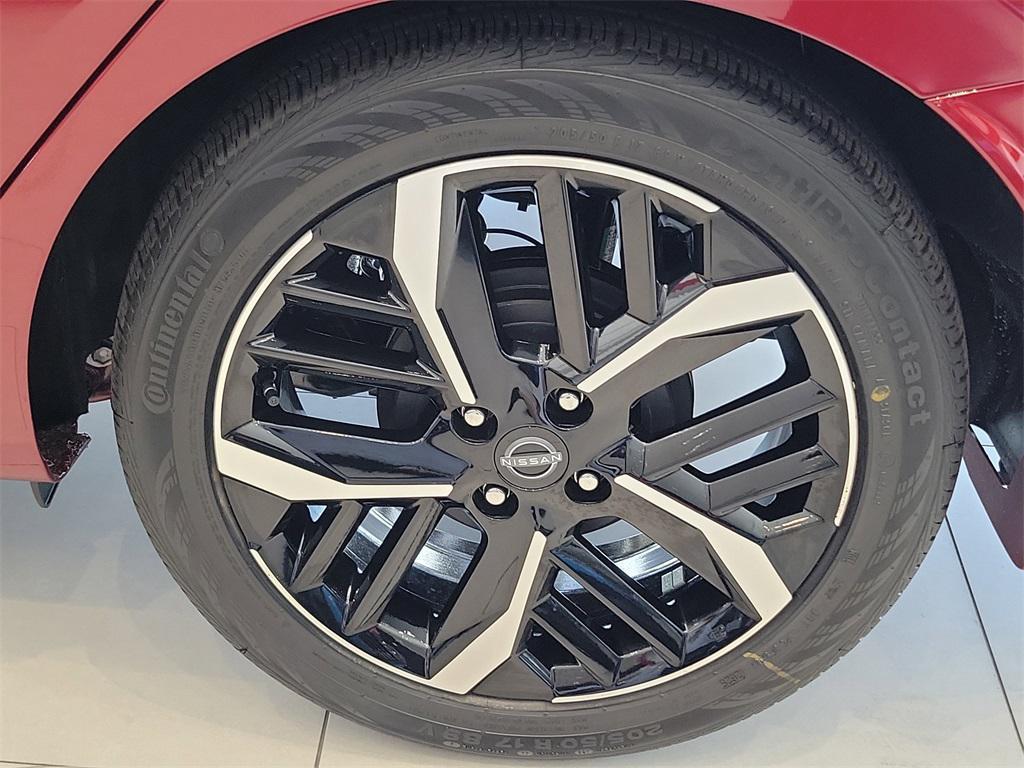 new 2025 Nissan Versa car, priced at $22,212