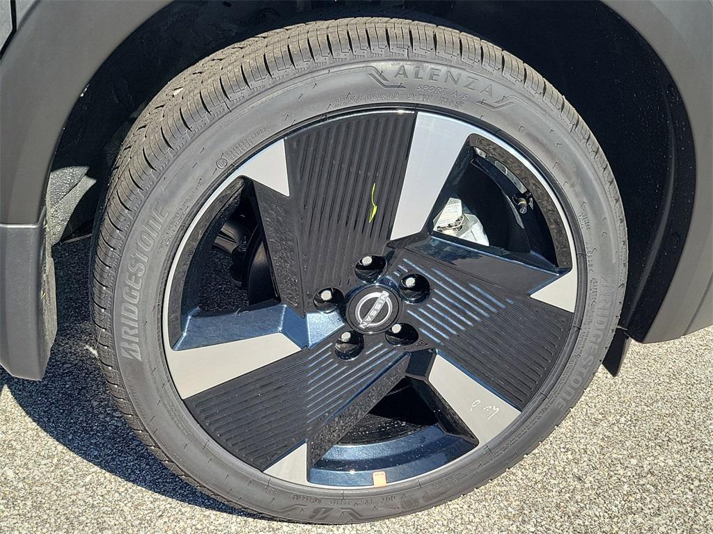 new 2026 Nissan Kicks car, priced at $27,372