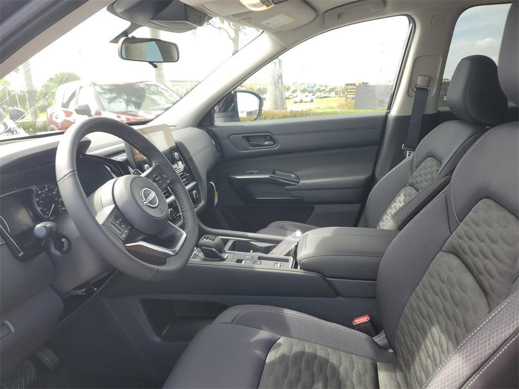 new 2025 Nissan Pathfinder car, priced at $35,784