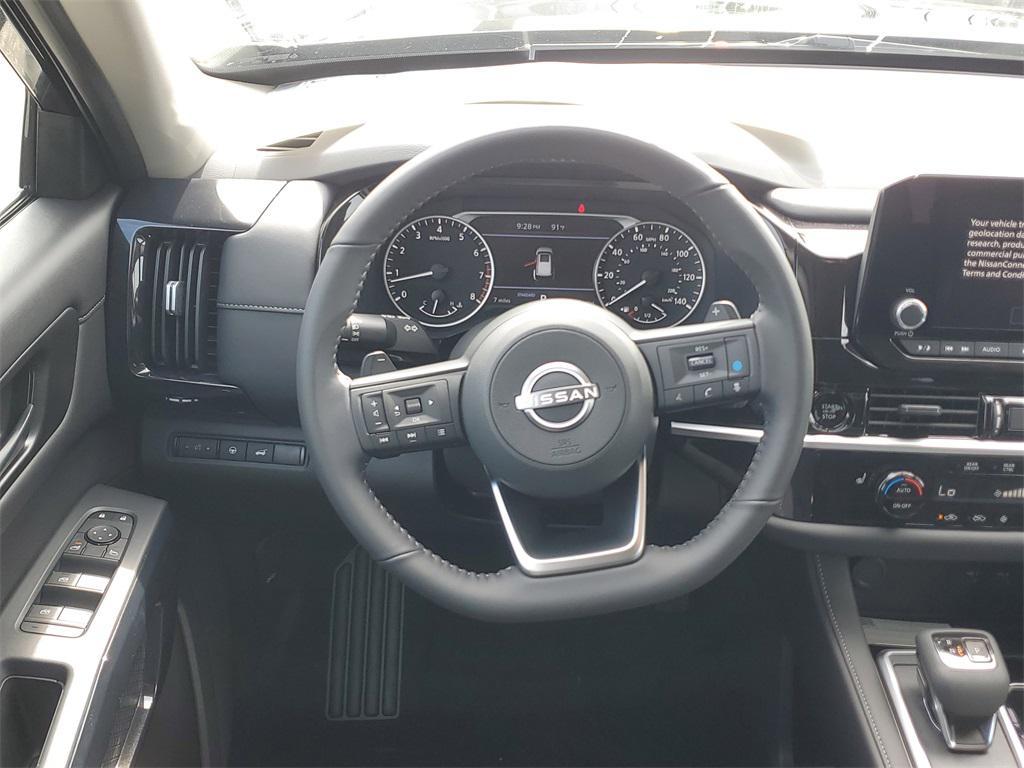 new 2025 Nissan Pathfinder car, priced at $35,784