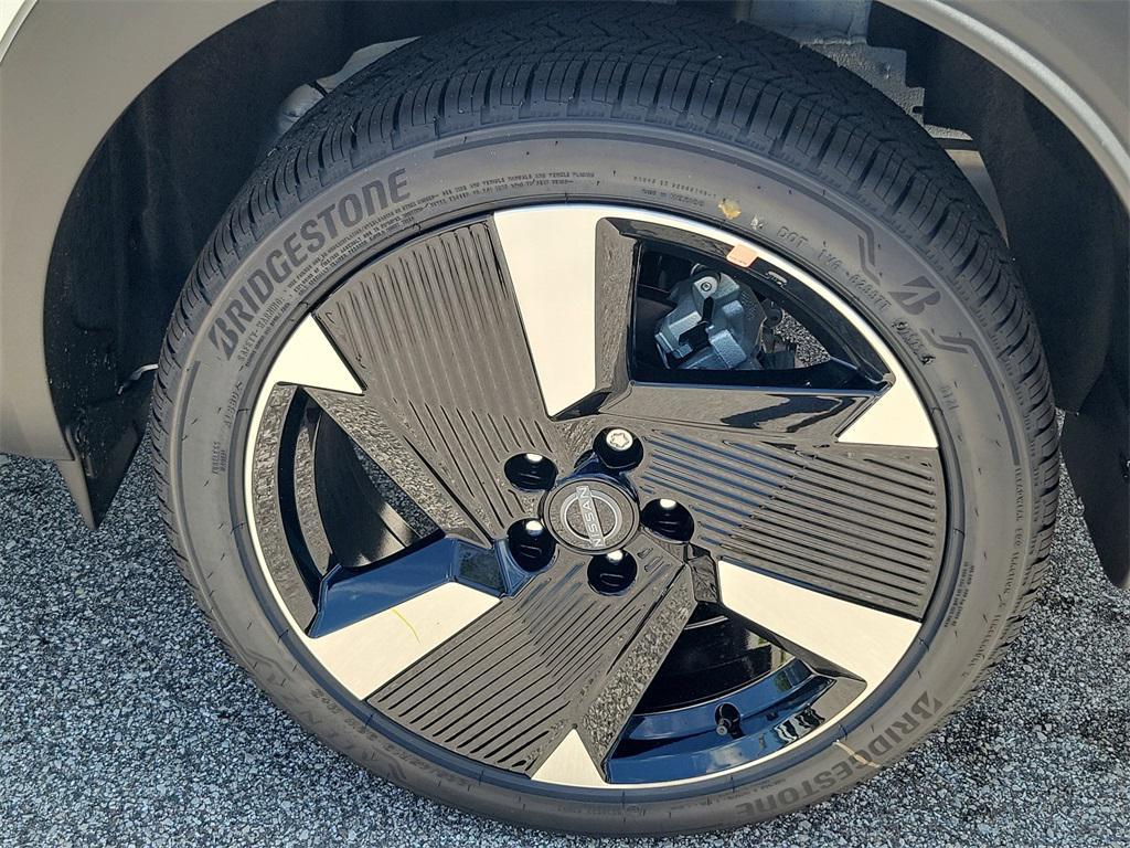 new 2025 Nissan Kicks car, priced at $27,659