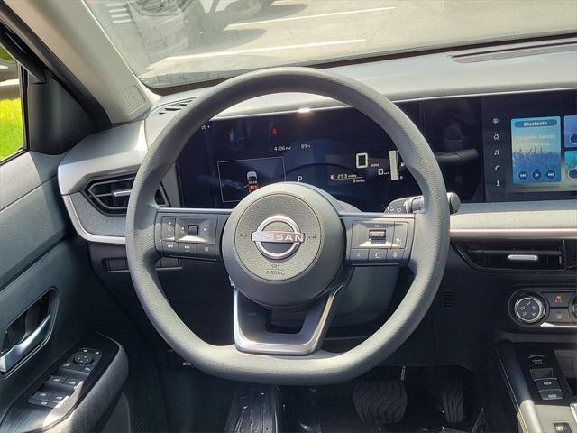 new 2025 Nissan Kicks car, priced at $25,908
