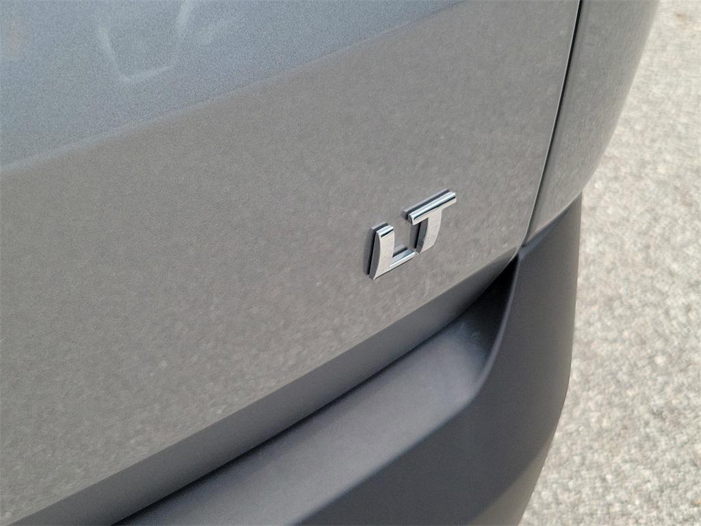 used 2023 Chevrolet Traverse car, priced at $25,855