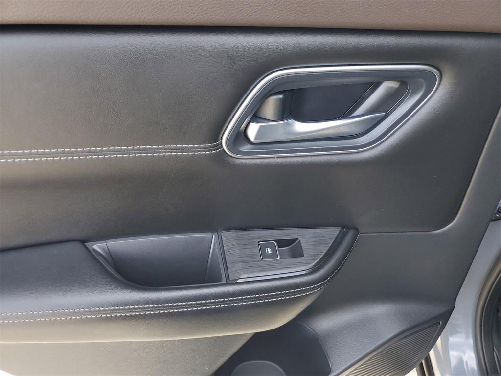 used 2021 Nissan Rogue car, priced at $22,998