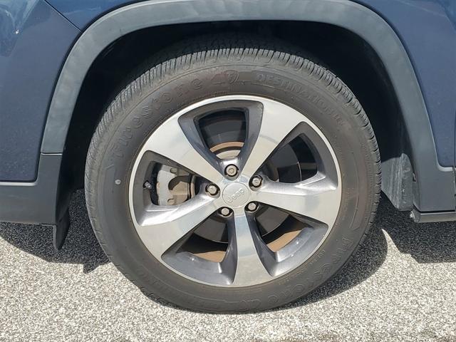 used 2020 Jeep Cherokee car, priced at $19,998