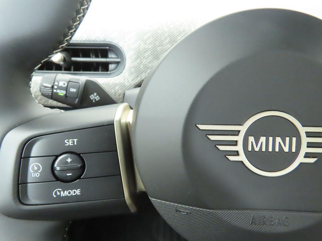new 2025 MINI Hardtop car, priced at $37,315