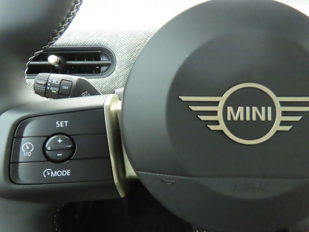 new 2025 MINI Hardtop car, priced at $38,410