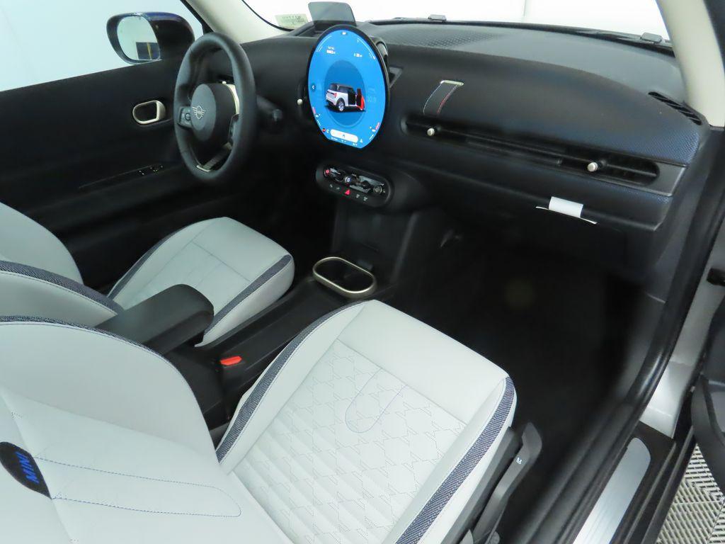 used 2025 MINI Hardtop car, priced at $36,020