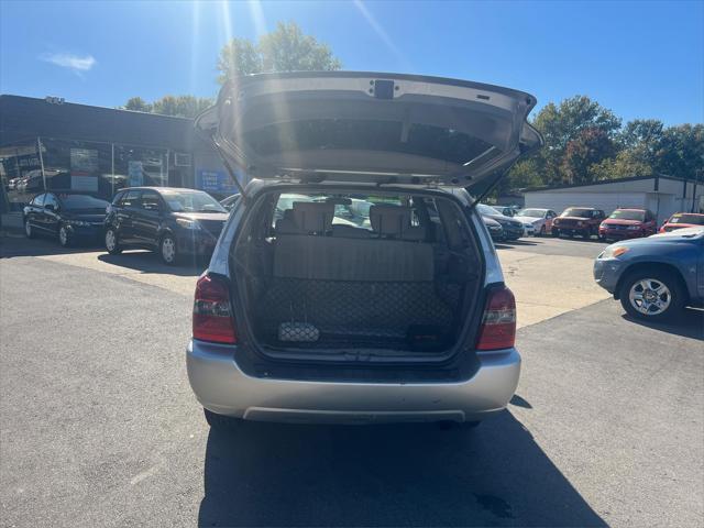 used 2006 Toyota Highlander car, priced at $11,495