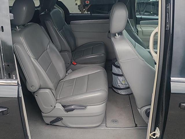 used 2009 Volkswagen Routan car, priced at $4,995