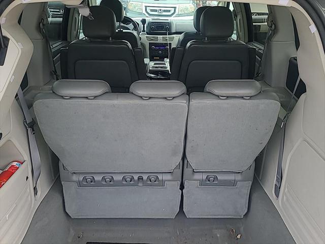 used 2009 Volkswagen Routan car, priced at $4,995
