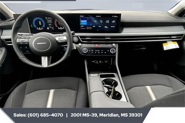 new 2025 Hyundai Sonata Hybrid car, priced at $31,005