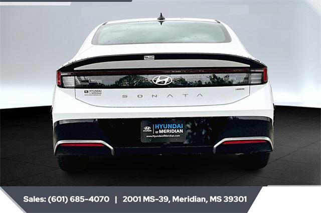 new 2025 Hyundai Sonata Hybrid car, priced at $31,005