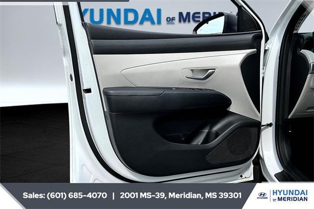 used 2025 Hyundai TUCSON Hybrid car, priced at $28,549
