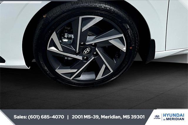 new 2025 Hyundai Elantra car, priced at $27,584