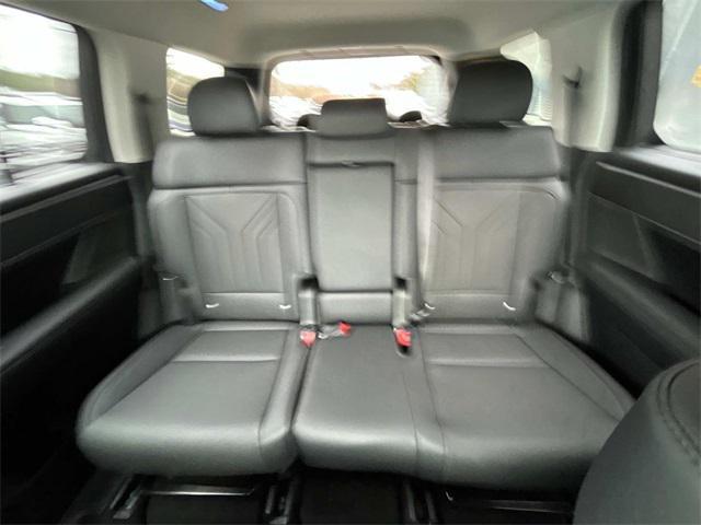 new 2025 Hyundai Santa Fe car, priced at $37,500