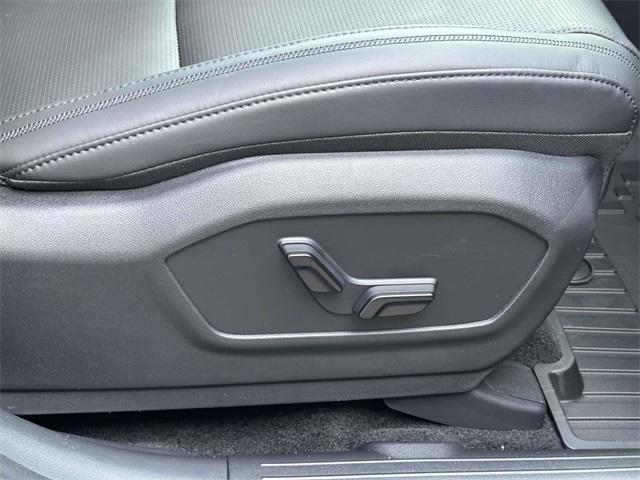 new 2025 Hyundai Santa Fe car, priced at $45,271