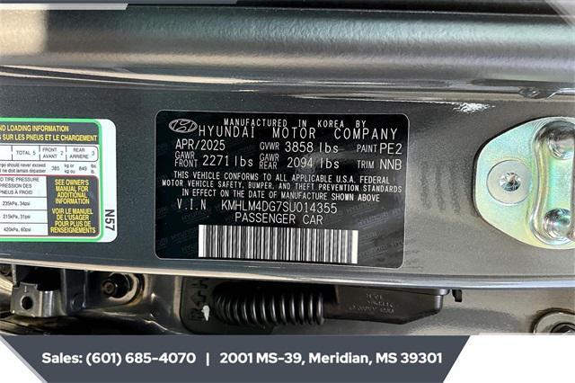 new 2025 Hyundai Elantra car, priced at $23,126