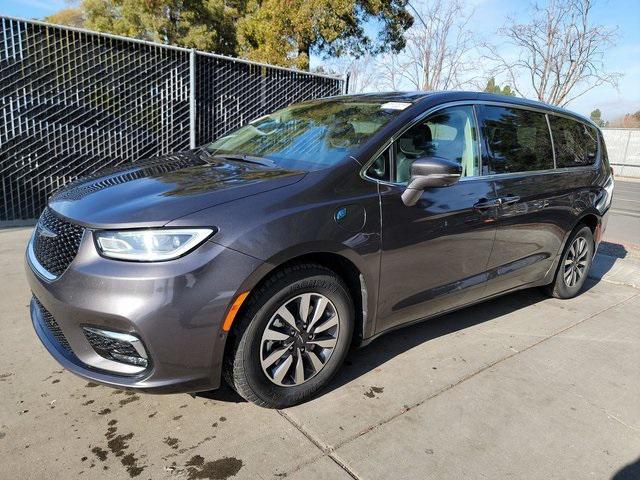 used 2022 Chrysler Pacifica Hybrid car, priced at $26,419