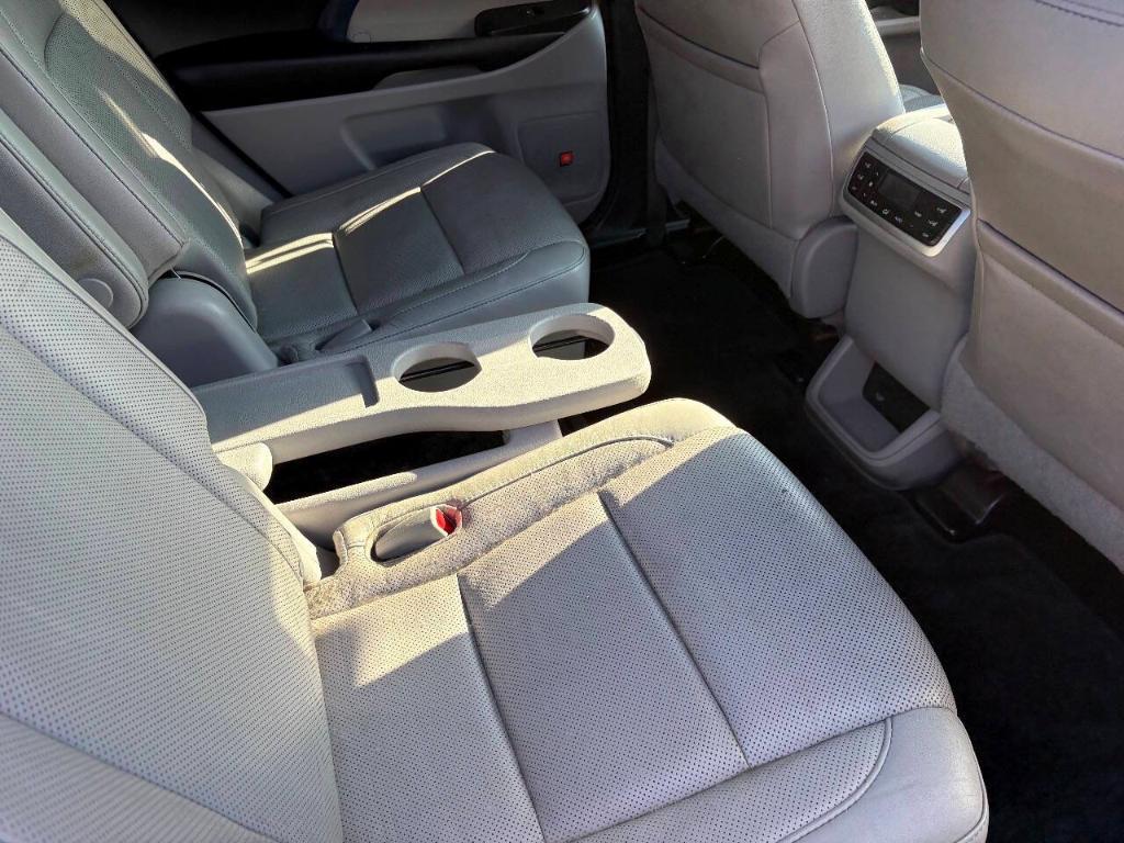 used 2016 Toyota Highlander Hybrid car, priced at $10,988