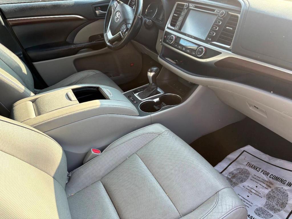 used 2016 Toyota Highlander Hybrid car, priced at $10,988